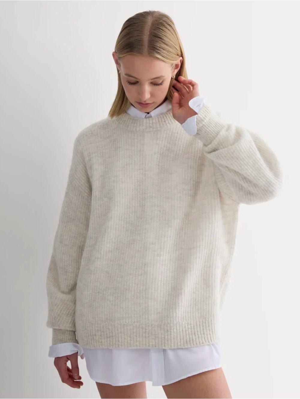 Everlane Cocoon Crew Alpaca Sweater in Almond